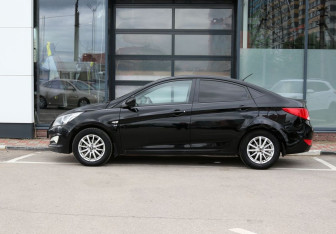 Подержанный автомобиль Hyundai Solaris Sedan 2014 года (9 фото)