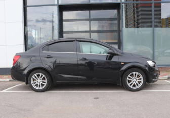 Подержанный автомобиль Chevrolet Aveo Sedan 2012 года (6 фото)