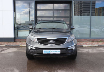 Подержанный автомобиль Kia Sportage 2011 года (8 фото)