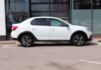 Подержанный автомобиль Renault Logan Sedan 2019 года (7 фото)
