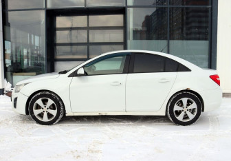 Подержанный автомобиль Chevrolet Cruze Sedan 2014 года (2 фото)