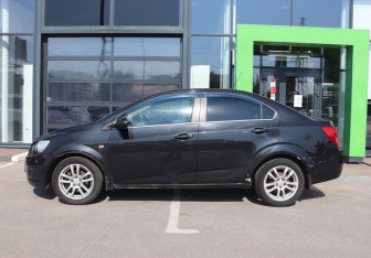 Подержанный автомобиль Chevrolet Aveo Sedan 2012 года (2 фото)