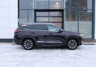 Подержанный автомобиль Chery Tiggo 8 Pro 2022 года (6 фото)