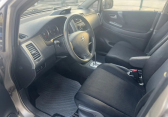 Подержанный автомобиль Suzuki Liana Wagon 2005 года (9 фото)