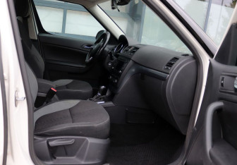 Подержанный автомобиль Skoda Yeti 2014 года (9 фото)