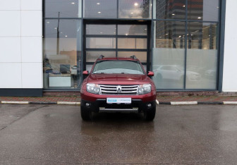 Подержанный автомобиль Renault Duster 2012 года (8 фото)