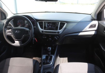 Подержанный автомобиль Hyundai Solaris Sedan 2019 года (15 фото)
