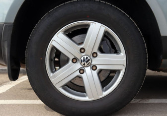 Подержанный автомобиль Volkswagen Touareg 2008 года (16 фото)