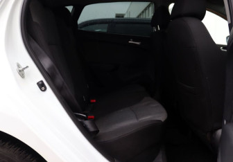 Подержанный автомобиль Hyundai Solaris Hatchback 2012 года (12 фото)