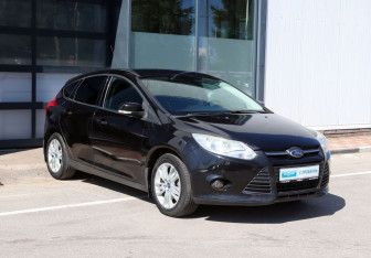 Подержанный автомобиль Ford Focus Hatchback 2013 года (2 фото)