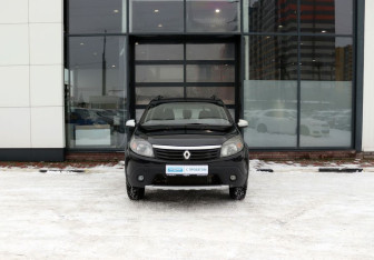 Подержанный автомобиль Renault Sandero 2012 года (8 фото)