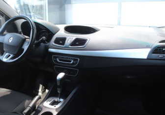 Подержанный автомобиль Renault Megane Hatchback 2012 года (13 фото)