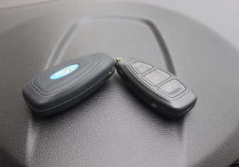 Подержанный автомобиль Ford Kuga 2013 года (18 фото)