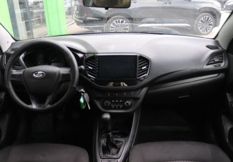 Подержанный автомобиль LADA (ВАЗ) Vesta Sedan 2016 года (14 фото)