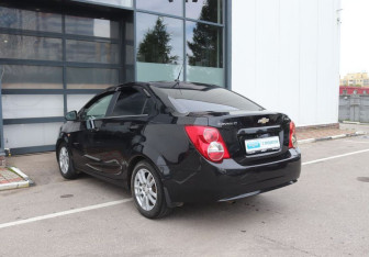 Подержанный автомобиль Chevrolet Aveo Sedan 2012 года (3 фото)