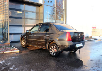 Подержанный автомобиль Renault Logan Sedan 2009 года (3 фото)