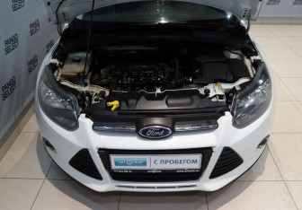 Подержанный автомобиль Ford Focus Hatchback 2012 года (10 фото)