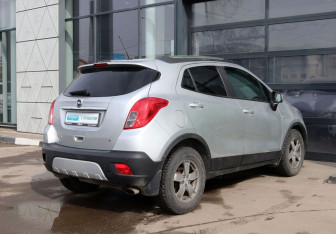 Подержанный автомобиль Opel Mokka 2013 года (5 фото)