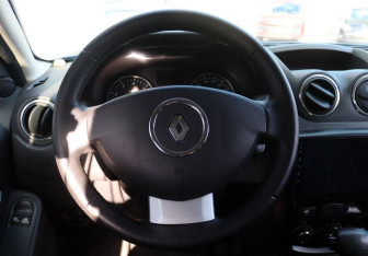 Подержанный автомобиль Renault Duster 2014 года (14 фото)