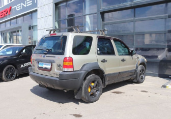 Подержанный автомобиль Ford Escape 2001 года (5 фото)