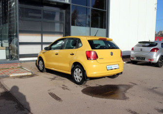 Подержанный автомобиль Volkswagen Polo Hatchback 2011 года (3 фото)