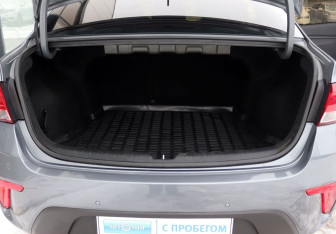 Подержанный автомобиль Kia Rio Sedan 2019 года (11 фото)