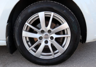 Подержанный автомобиль Volkswagen Polo Sedan 2014 года (9 фото)