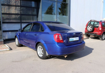 Подержанный автомобиль Chevrolet Lacetti Sedan 2005 года (3 фото)
