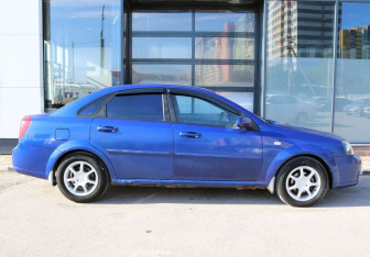 Подержанный автомобиль Chevrolet Lacetti Sedan 2005 года (6 фото)