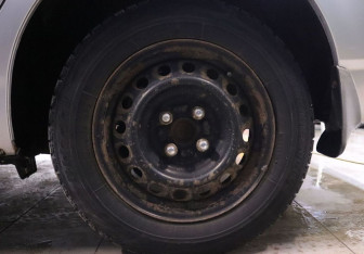 Подержанный автомобиль Toyota Corolla Sedan 2004 года (9 фото)