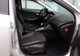 Подержанный автомобиль Ford Focus Sedan 2014 года (10 фото)