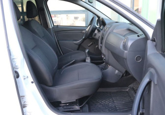 Подержанный автомобиль Renault Duster 2020 года (12 фото)