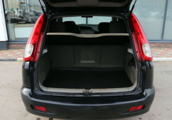 Подержанный автомобиль Daewoo Tacuma 2002 года (11 фото)