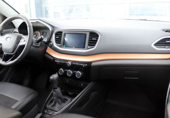 Подержанный автомобиль LADA (ВАЗ) Vesta Sedan 2023 года (14 фото)