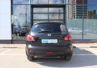 Подержанный автомобиль Nissan Qashqai 2008 года (4 фото)