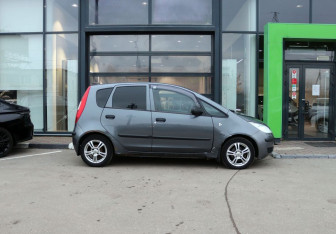 Подержанный автомобиль Mitsubishi Colt Hatchback 2008 года (6 фото)