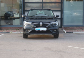 Подержанный автомобиль Renault Arkana 2019 года (8 фото)