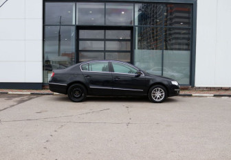 Подержанный автомобиль Volkswagen Passat Sedan 2008 года (6 фото)