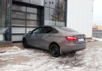 Подержанный автомобиль LADA (ВАЗ) Vesta Sedan 2019 года (3 фото)