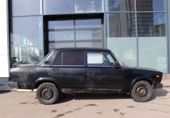 Подержанный автомобиль LADA (ВАЗ) 2107 2010 года (8 фото)