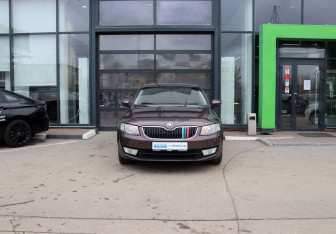 Подержанный автомобиль Skoda Octavia Liftback 2014 года (8 фото)