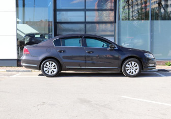 Подержанный автомобиль Volkswagen Passat Sedan 2011 года (5 фото)