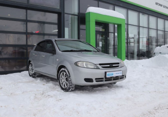 Подержанный автомобиль Chevrolet Lacetti Hatchback 2010 года (7 фото)