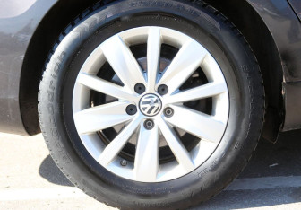 Подержанный автомобиль Volkswagen Passat Sedan 2011 года (18 фото)