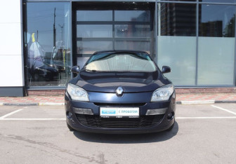 Подержанный автомобиль Renault Megane Hatchback 2012 года (8 фото)