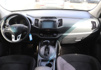 Подержанный автомобиль Kia Sportage 2011 года (15 фото)