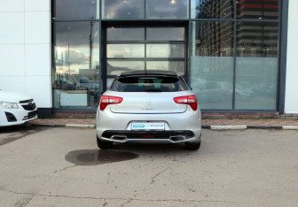 Подержанный автомобиль Citroen DS5 2012 года (4 фото)