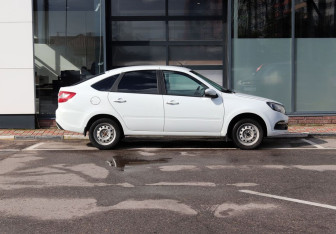 Подержанный автомобиль LADA (ВАЗ) Granta Liftback 2024 года (9 фото)