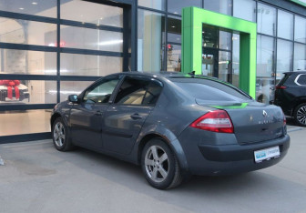 Подержанный автомобиль Renault Megane Sedan 2006 года (3 фото)