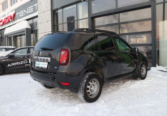 Подержанный автомобиль Renault Duster 2016 года (5 фото)